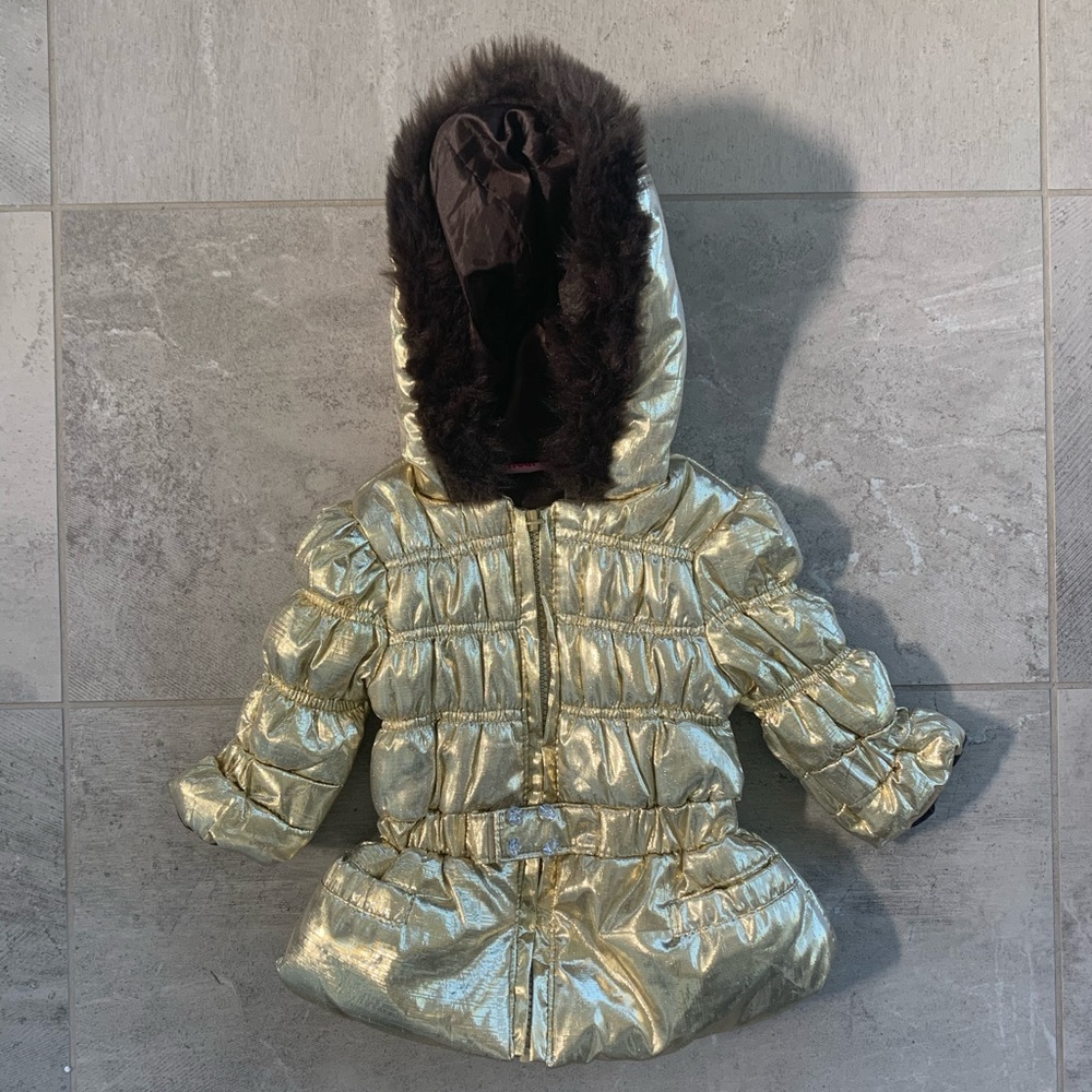 Fabulous Young Hearts gold coat 12m